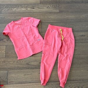 Ladies FIGS scrub set